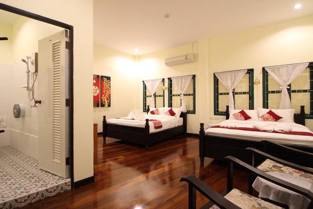 Srisomboon Hostel Trang Esterno foto