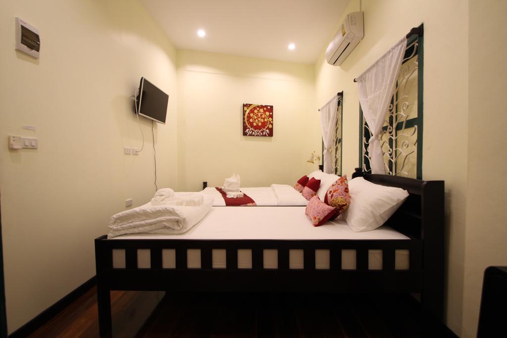 Srisomboon Hostel Trang Esterno foto
